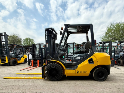 ВИЛОЧНЫЙ ПОГРУЗЧИК KOMATSU FD30T