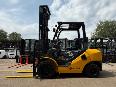 ВИЛОЧНЫЙ ПОГРУЗЧИК  KOMATSU FG30C-17