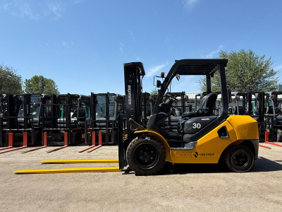 ВИЛОЧНЫЙ ПОГРУЗЧИК KOMATSU FD30T