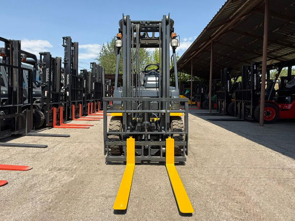 ВИЛОЧНЫЙ ПОГРУЗЧИК KOMATSU FG15T-21