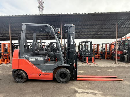 ВИЛОЧНЫЙ ПОГРУЗЧИК TOYOTA 8FDK25