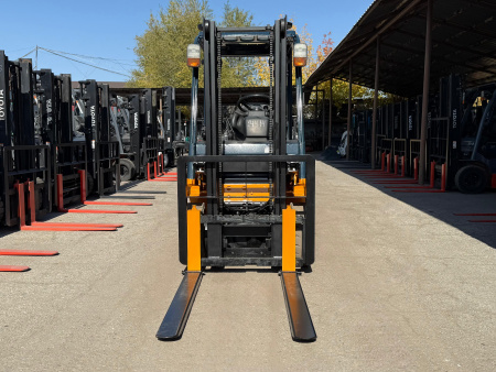 ВИЛОЧНЫЙ ПОГРУЗЧИК TOYOTA 02-7FD15