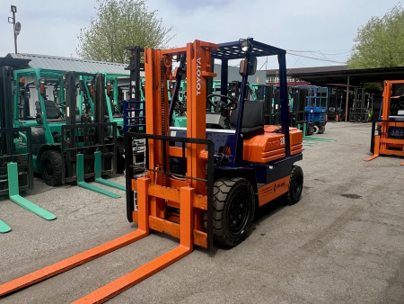 ВИЛОЧНЫЙ ПОГРУЗЧИК TOYOTA  5FG28