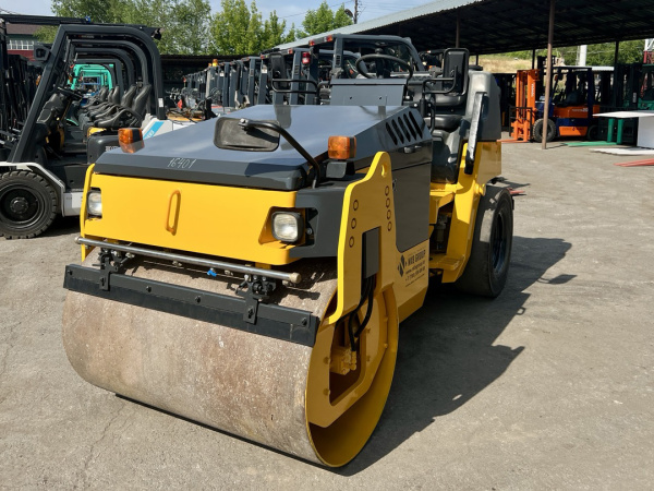 Каток SAKAI TW502