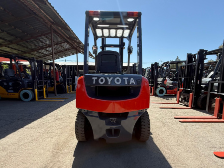 ВИЛОЧНЫЙ ПОГРУЗЧИК TOYOTA 8FG20