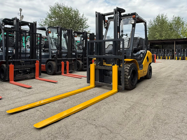 ВИЛОЧНЫЙ ПОГРУЗЧИК KOMATSU FD30T