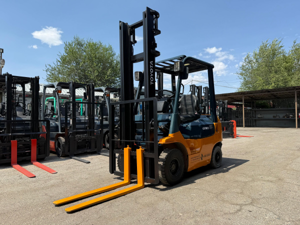 ВИЛОЧНЫЙ ПОГРУЗЧИК   TOYOTA 7FG15 