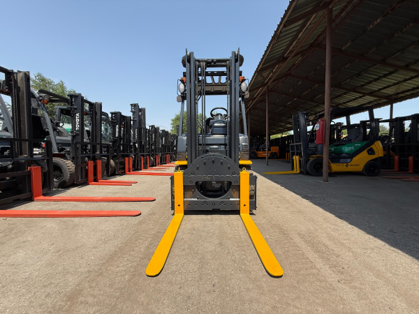  ВИЛОЧНЫЙ ПОГРУЗЧИК KOMATSU FG18T