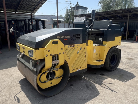 Каток  BOMAG BW131ACW-5