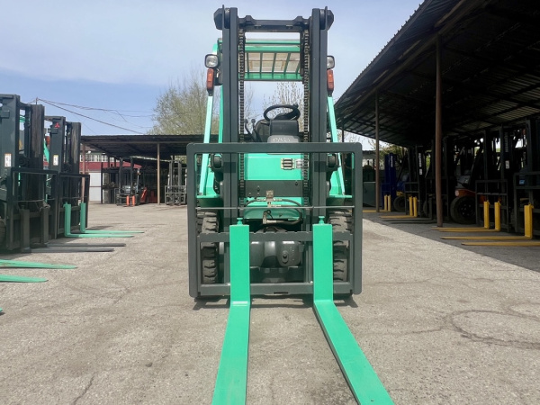 Вилочный погрузчик: MITSUBISHI FGE25D