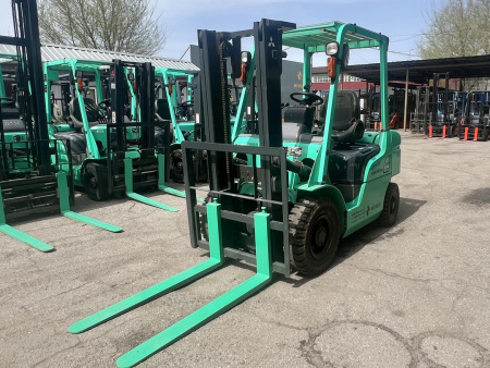 Вилочный погрузчик: MITSUBISHI FGE25D