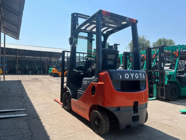 Вилочный погрузчик TOYOTA 02-8FG10
