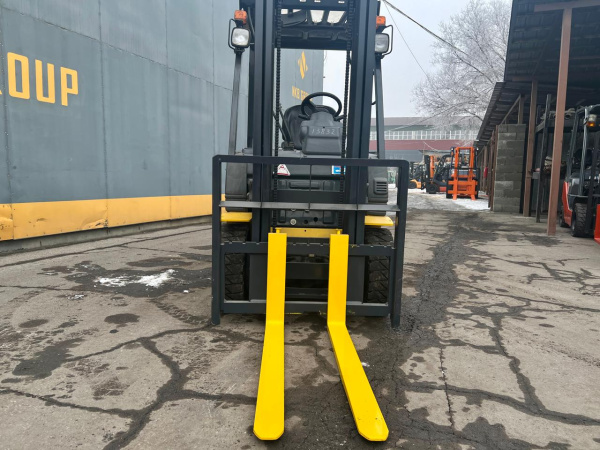 Вилочный погрузчик KOMATSU FG15T-21