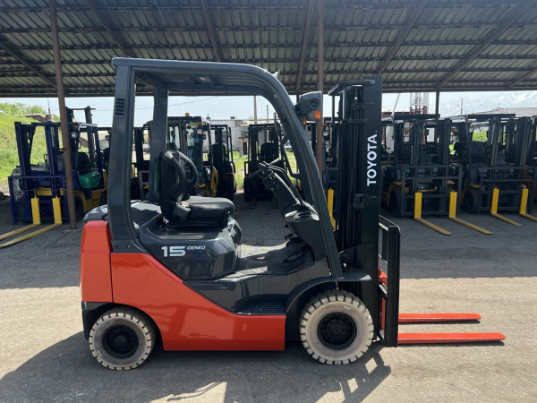 ВИЛОЧНЫЙ ПОГРУЗЧИК TOYOTA 02-8FDL15