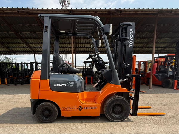 ВИЛОЧНЫЙ ПОГРУЗЧИК TOYOTA 7FG15