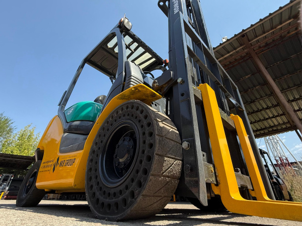 ВИЛОЧНЫЙ ПОГРУЗЧИК  KOMATSU FG18C