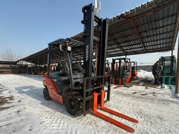 ВИЛОЧНЫЙ ПОГРУЗЧИК TOYOTA 02-8FD25 