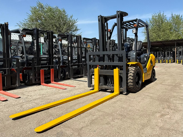 ВИЛОЧНЫЙ ПОГРУЗЧИК KOMATSU FD30T