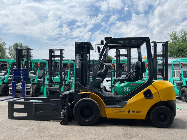 Вилочный погрузчик KOMATSU FG25T-16