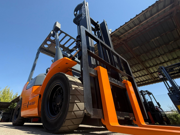 ВИЛОЧНЫЙ ПОГРУЗЧИК  TOYOTA 7FG25