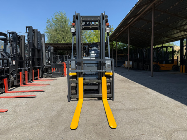 ВИЛОЧНЫЙ ПОГРУЗЧИК KOMATSU FG10T 