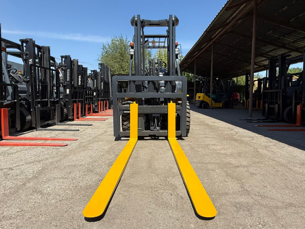 ВИЛОЧНЫЙ ПОГРУЗЧИК KOMATSU FD30T