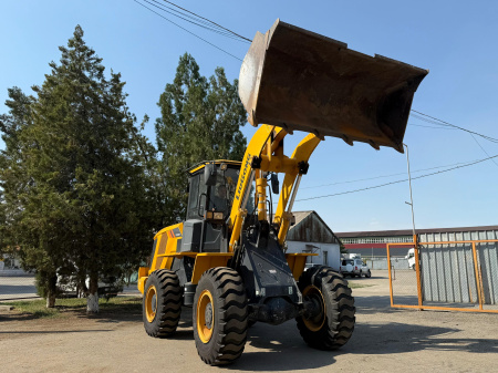 Фронтальный погрузчик LiuGong CLG 835H