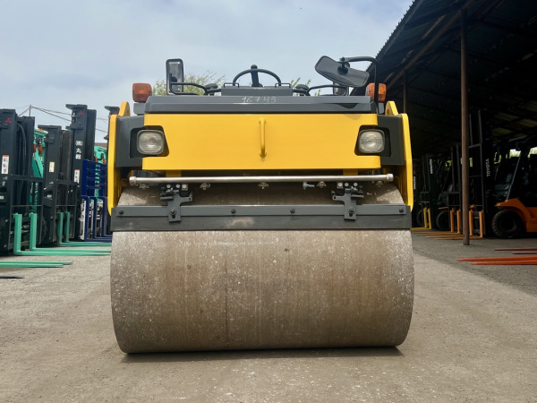 Каток SAKAI SW502