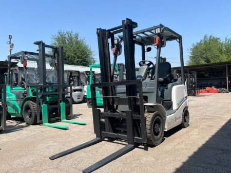 Вилочный погрузчик UNICARRIERS FD15T