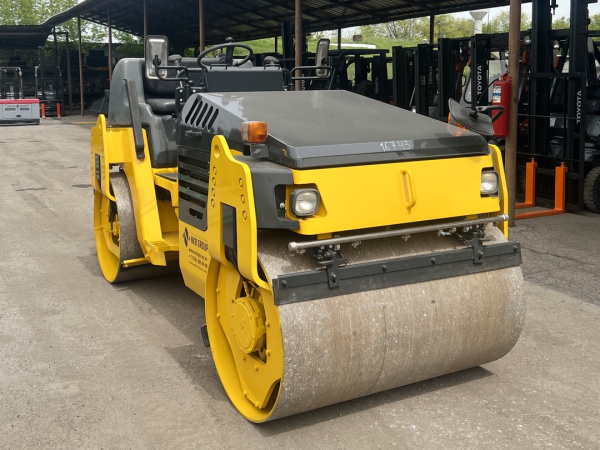 Каток SAKAI SW502