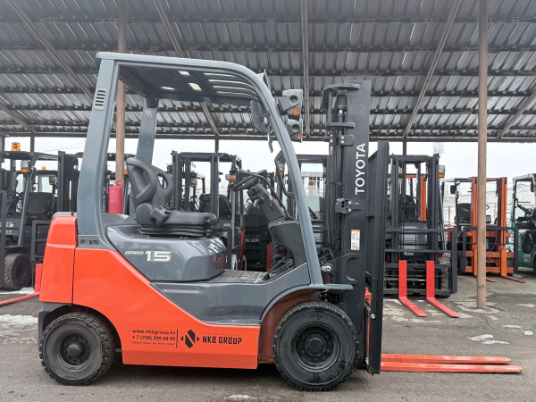 ВИЛОЧНЫЙ ПОГРУЗЧИК TOYOTA 02-8FG15