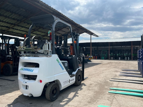 Вилочный погрузчик UNICARRIERS FGE15T15