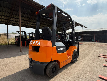 ВИЛОЧНЫЙ ПОГРУЗЧИК TOYOTA 7FG15