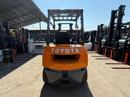 ВИЛОЧНЫЙ ПОГРУЗЧИК TOYOTA 7FGL25