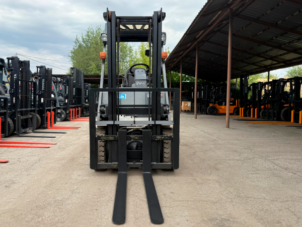 ВИЛОЧНЫЙ ПОГРУЗЧИК UNICARRIERS FGE15T15