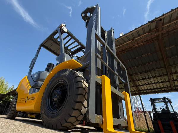 ВИЛОЧНЫЙ ПОГРУЗЧИК KOMATSU FG20C