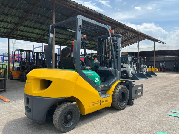 Вилочный погрузчик KOMATSU FG25T-16