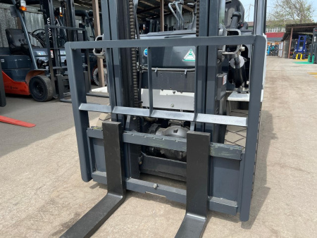 Вилочный погрузчик UNICARRIERS FHG20T5