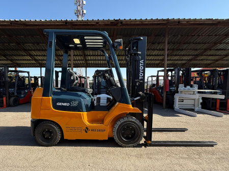 ВИЛОЧНЫЙ ПОГРУЗЧИК TOYOTA 02-7FD15