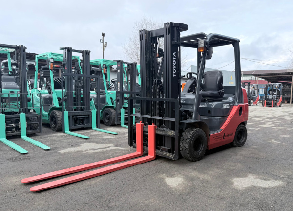 ВИЛОЧНЫЙ ПОГРУЗЧИК TOYOTA 8FDK25