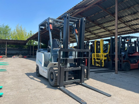 Вилочный погрузчик UNICARRIERS FD15T