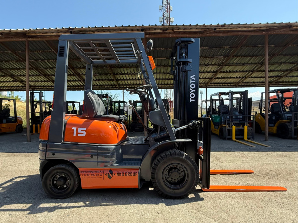 ВИЛОЧНЫЙ ПОГРУЗЧИК  TOYOTA 6FGL15 